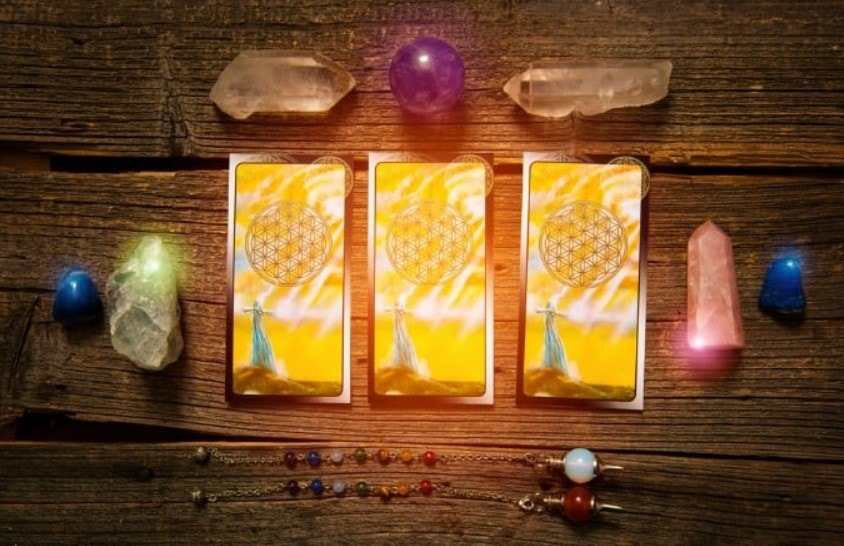 Reading Tarot with Crystals