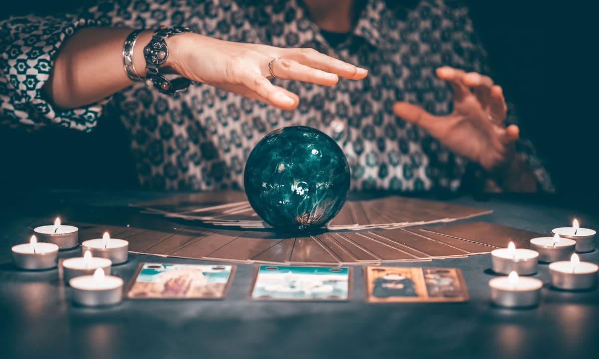 Tarot Vs Astrology which is better for guidance 